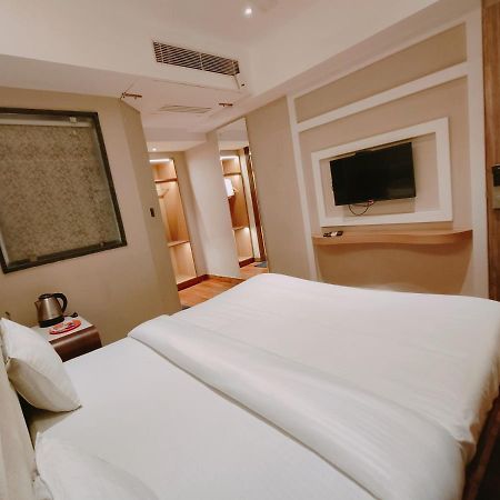 Aura Rooms Déhrádún Exteriér fotografie