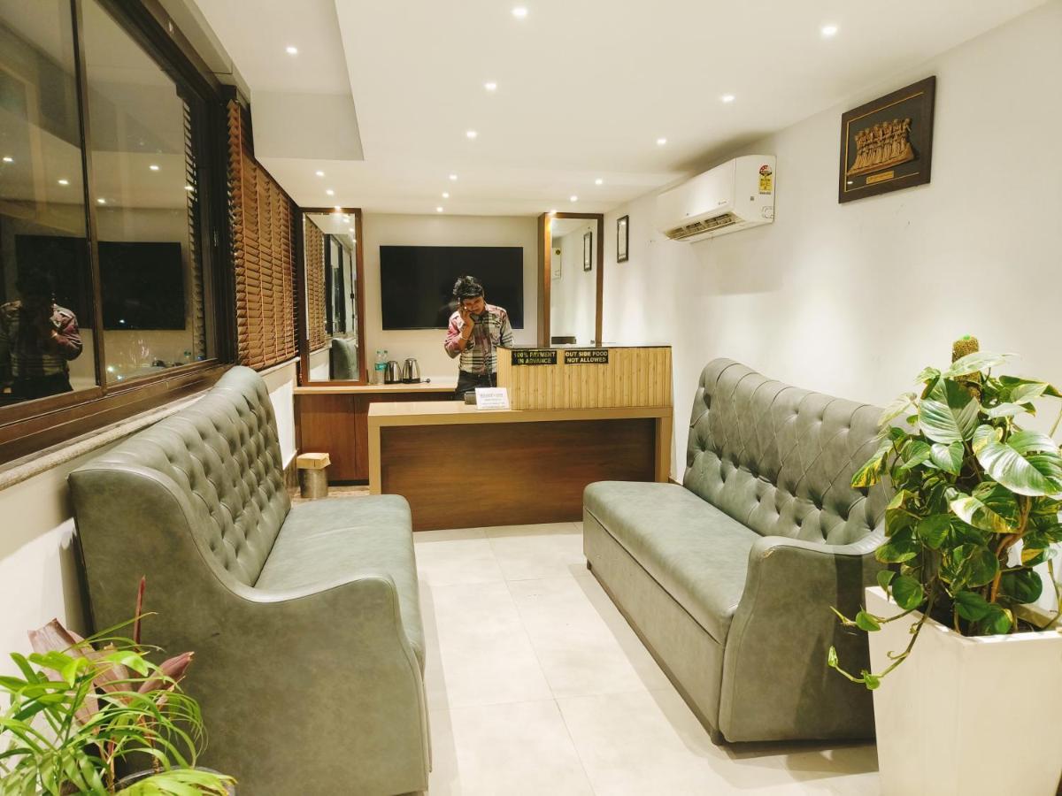 Aura Rooms Déhrádún Exteriér fotografie