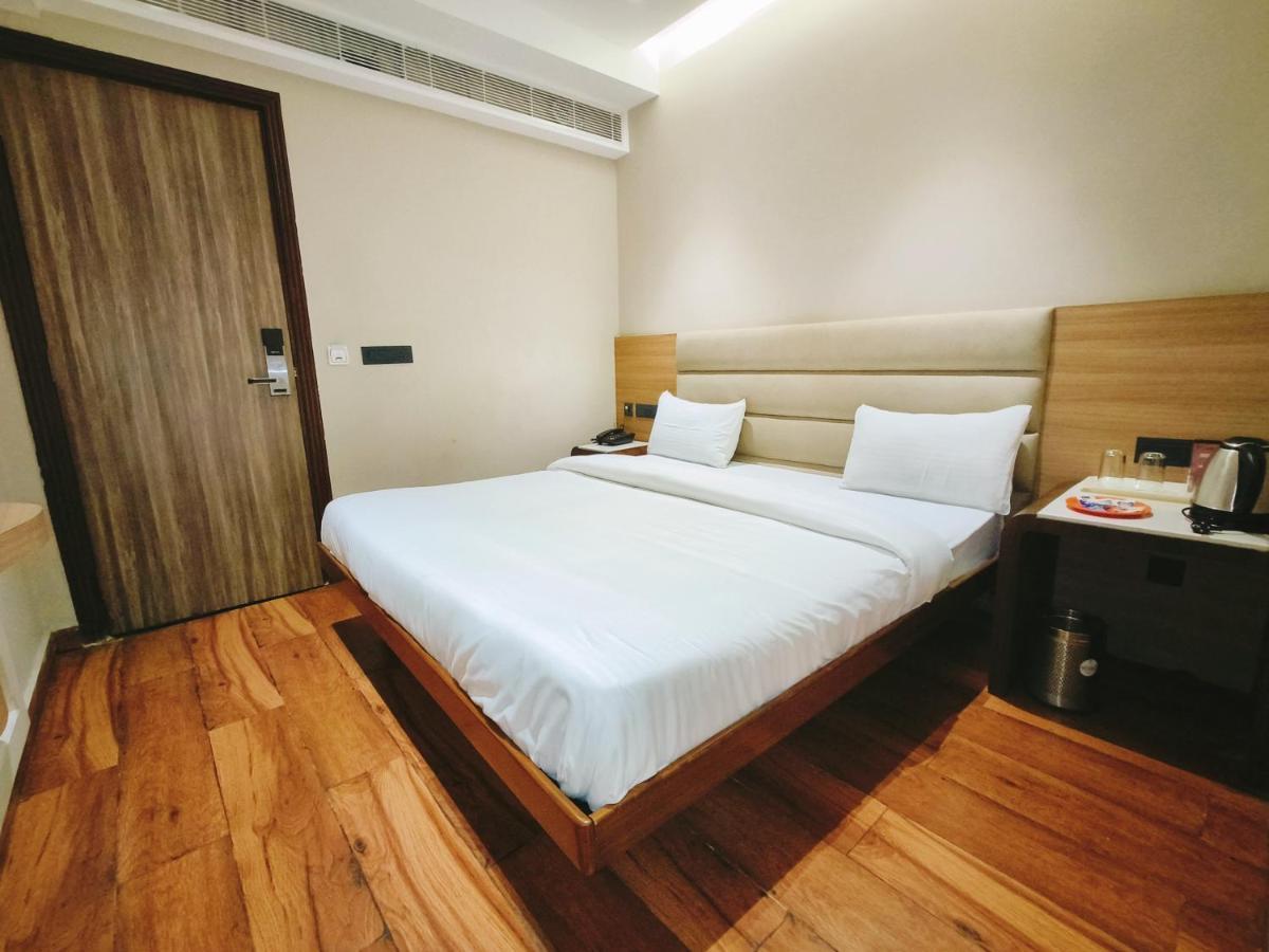 Aura Rooms Déhrádún Exteriér fotografie