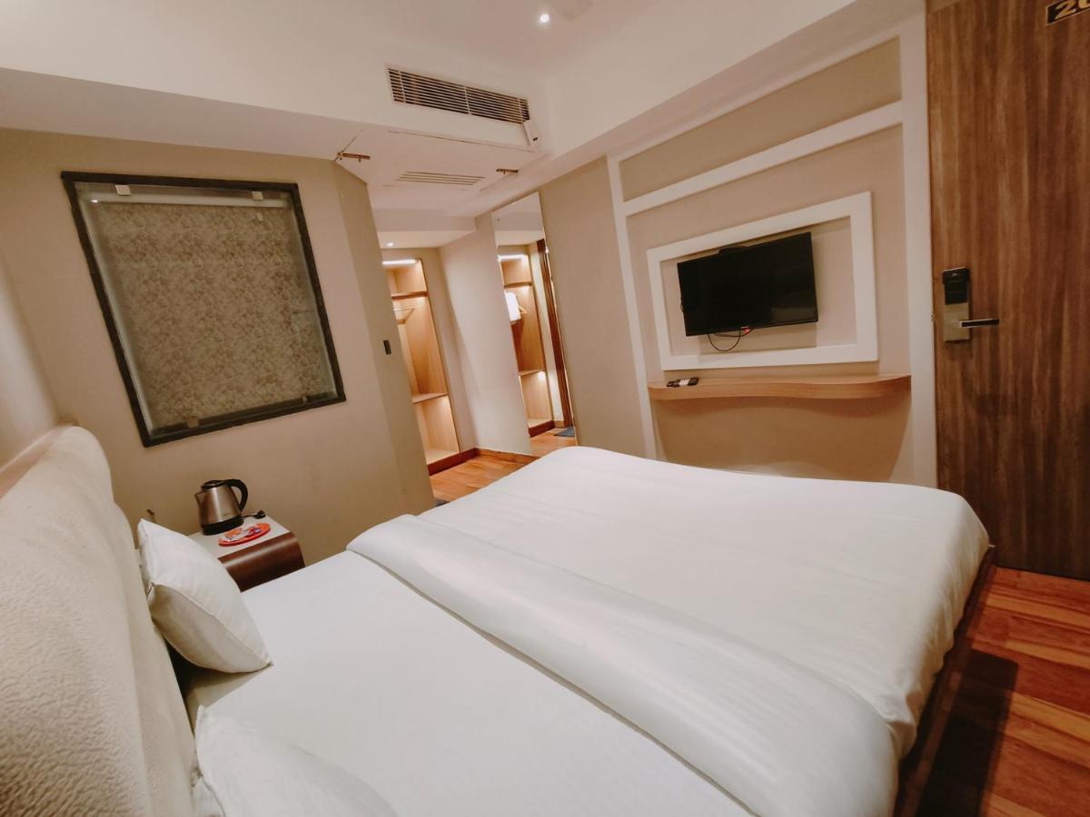 Aura Rooms Déhrádún Exteriér fotografie