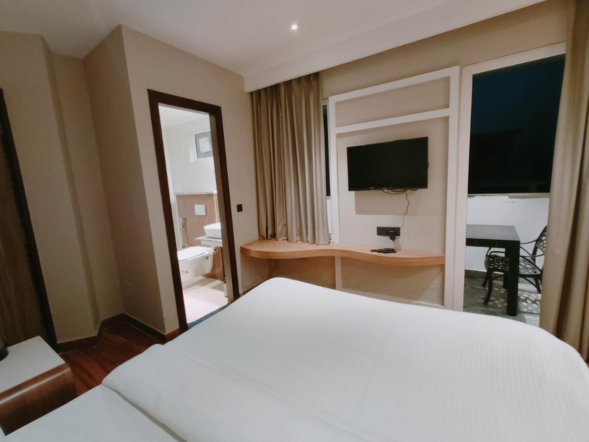 Aura Rooms Déhrádún Exteriér fotografie